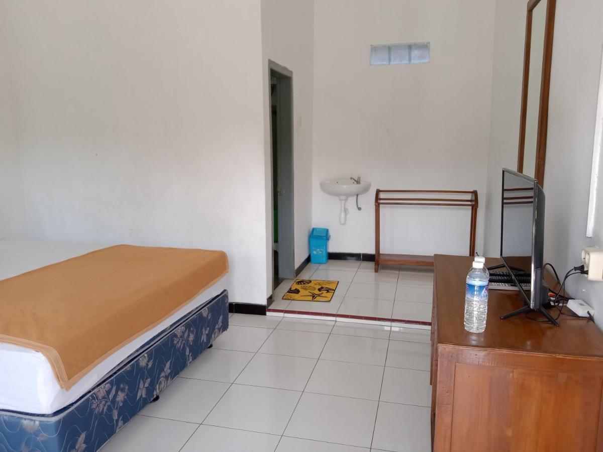 Hotel Tentrem Syariah Probolinggo Exterior photo