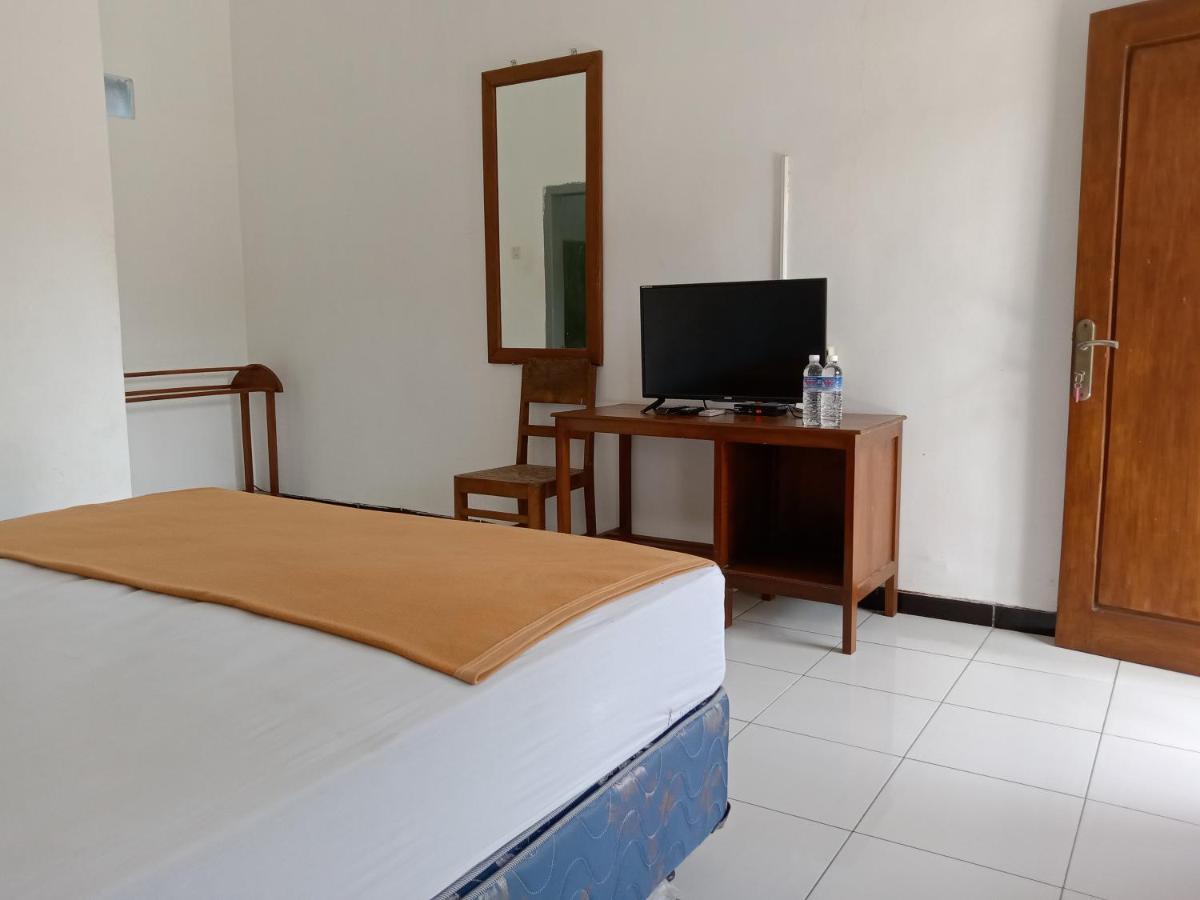 Hotel Tentrem Syariah Probolinggo Exterior photo
