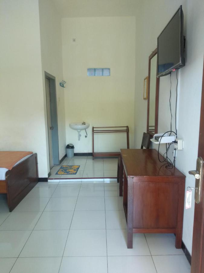 Hotel Tentrem Syariah Probolinggo Exterior photo