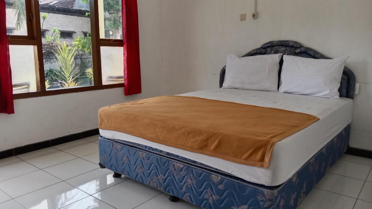 Hotel Tentrem Syariah Probolinggo Exterior photo